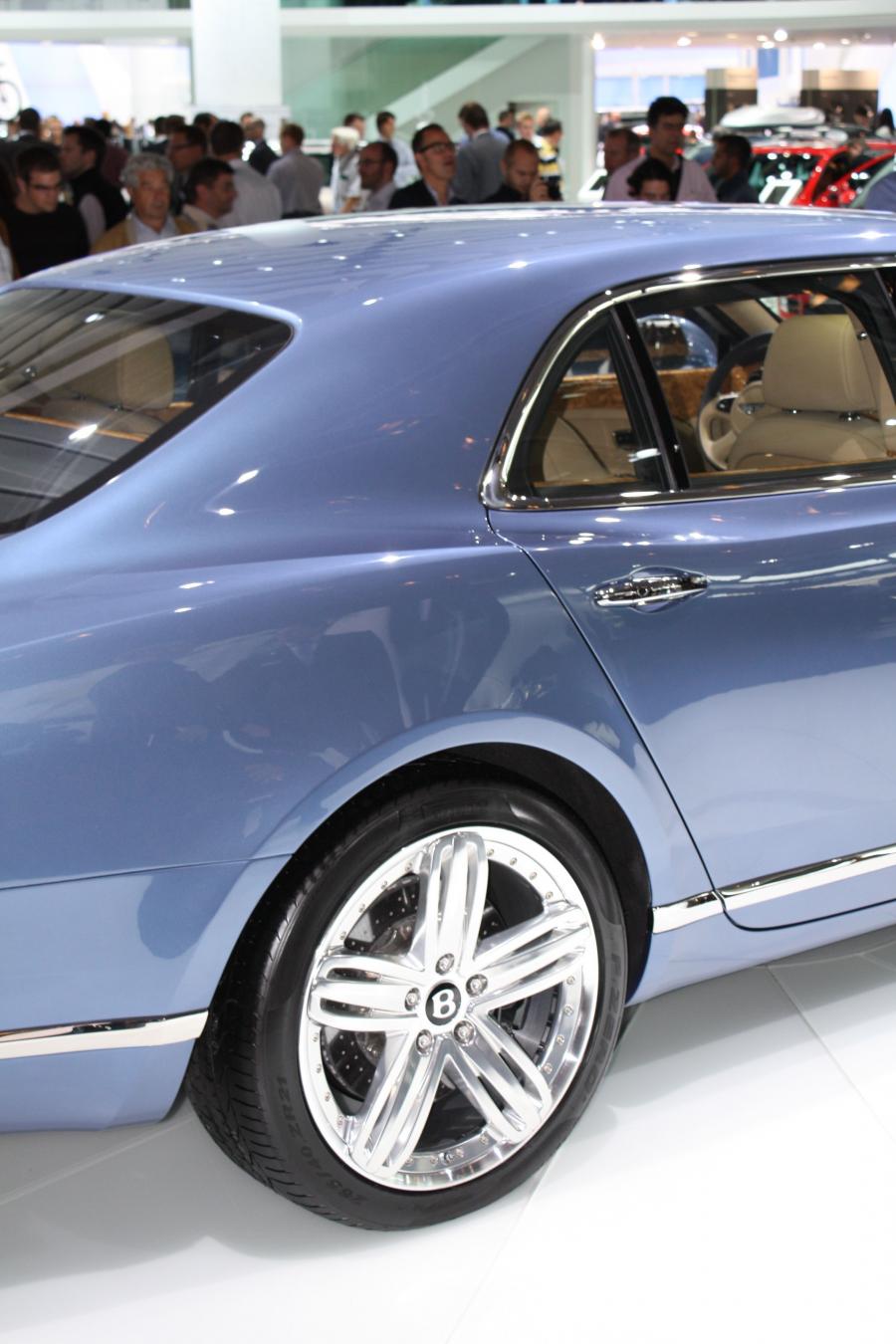  Bentley Mulsanne 2010 года  (фото 77 из 262)